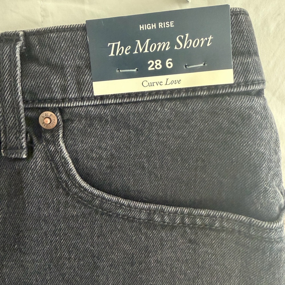 Abercrombie & Fitch High Rise Mom Shorts - Picture 2 of 4